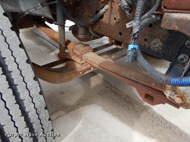 image for item DE6044 2005 GMC C7500 dump flatbed truck