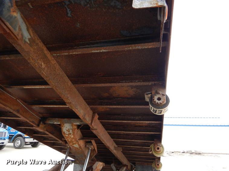 image for item DE6044 2005 GMC C7500 dump flatbed truck