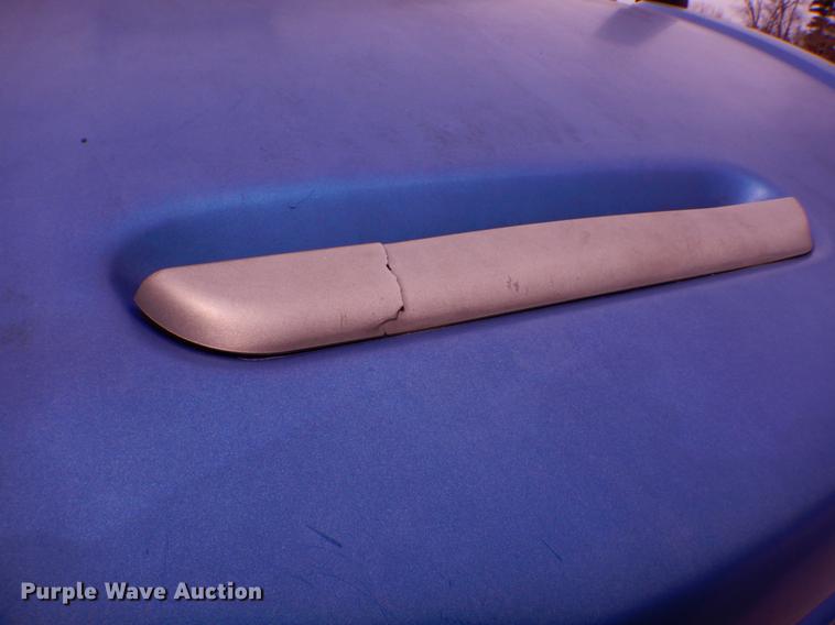 image for item DE6044 2005 GMC C7500 dump flatbed truck