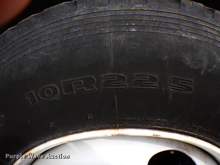 image for item DE6044 2005 GMC C7500 dump flatbed truck