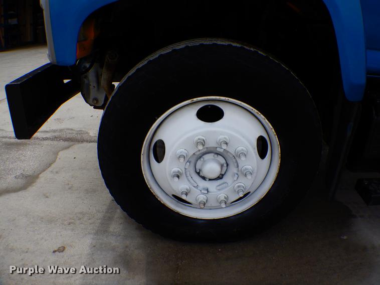 image for item DE6044 2005 GMC C7500 dump flatbed truck