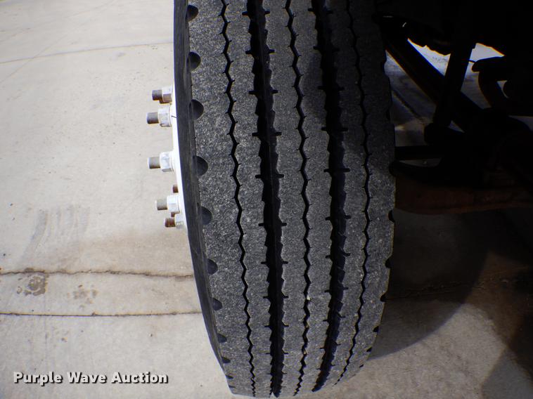 image for item DE6044 2005 GMC C7500 dump flatbed truck