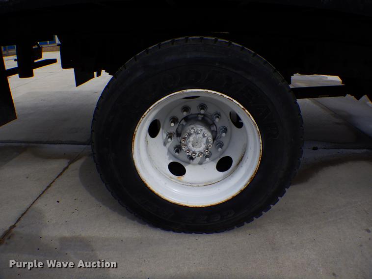 image for item DE6044 2005 GMC C7500 dump flatbed truck