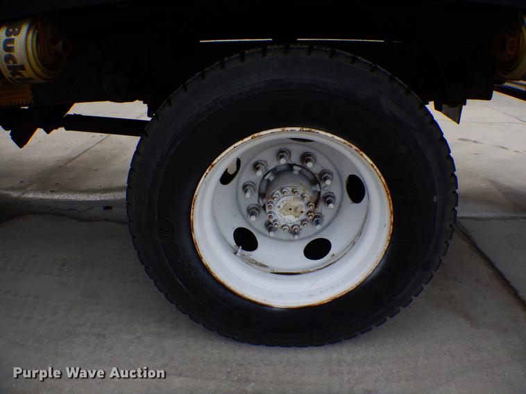 image for item DE6044 2005 GMC C7500 dump flatbed truck