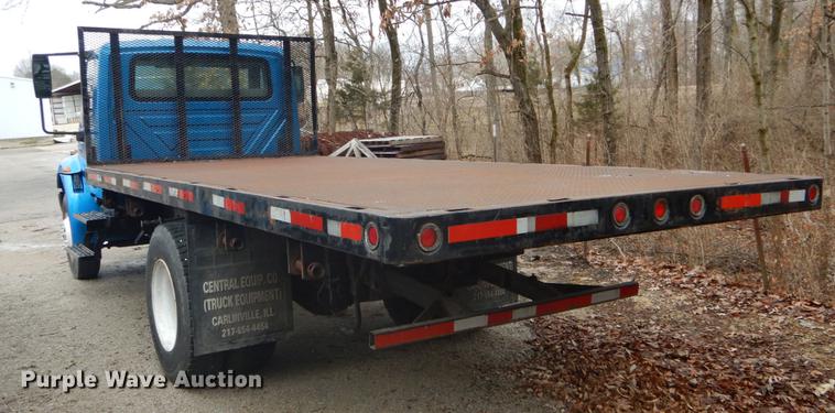 image for item DE6045 2005 International 4200 flat dump bed truck