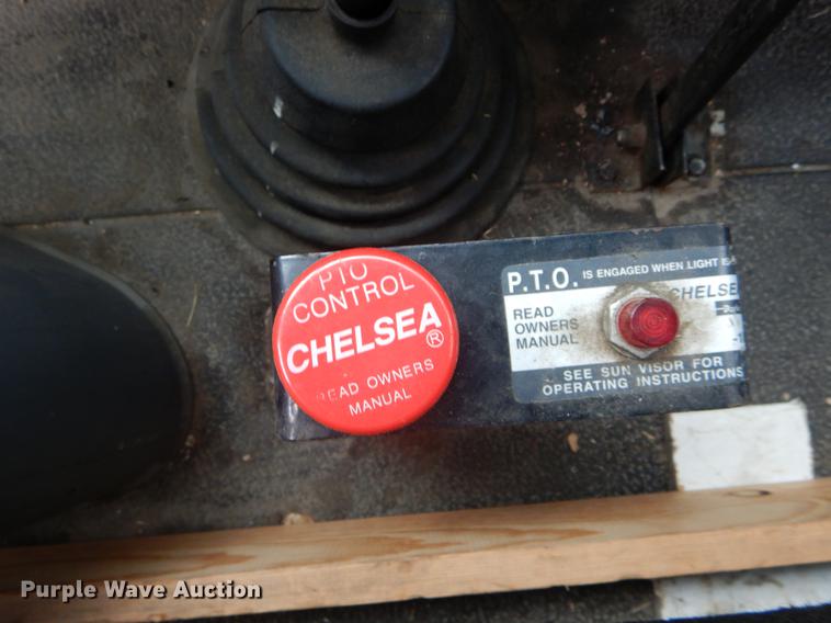 image for item DE6045 2005 International 4200 flat dump bed truck