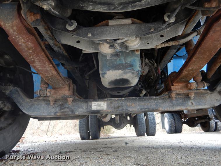 image for item DE6045 2005 International 4200 flat dump bed truck