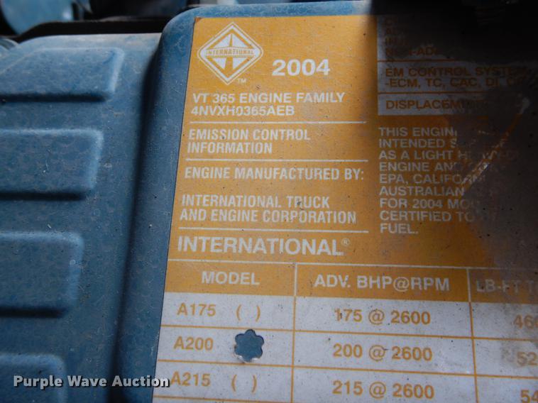 image for item DE6045 2005 International 4200 flat dump bed truck