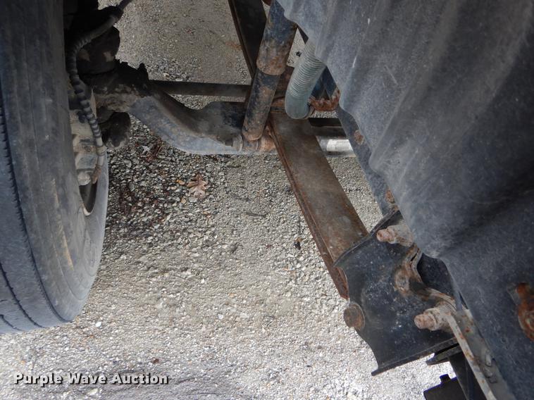 image for item DE6045 2005 International 4200 flat dump bed truck