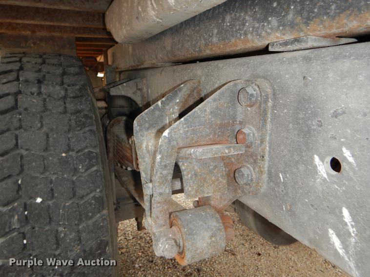 image for item DE6045 2005 International 4200 flat dump bed truck