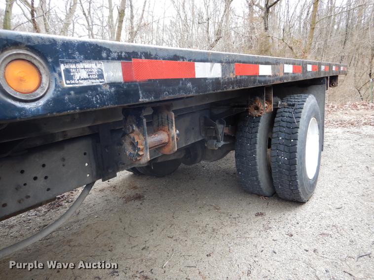 image for item DE6045 2005 International 4200 flat dump bed truck