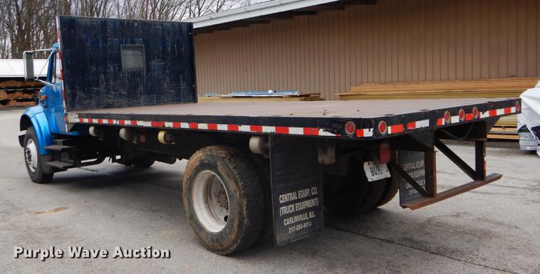 image for item DE6046 1996 International 4700 dump flatbed truck