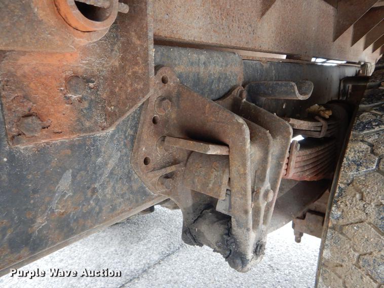 image for item DE6046 1996 International 4700 dump flatbed truck