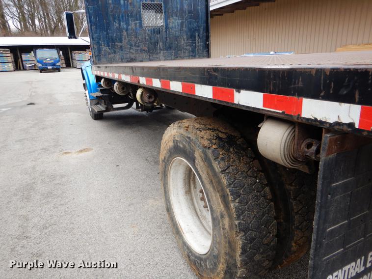 image for item DE6046 1996 International 4700 dump flatbed truck