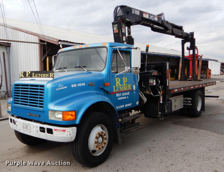 image for item DE6050 1995 International 4700 flatbed truck with crane