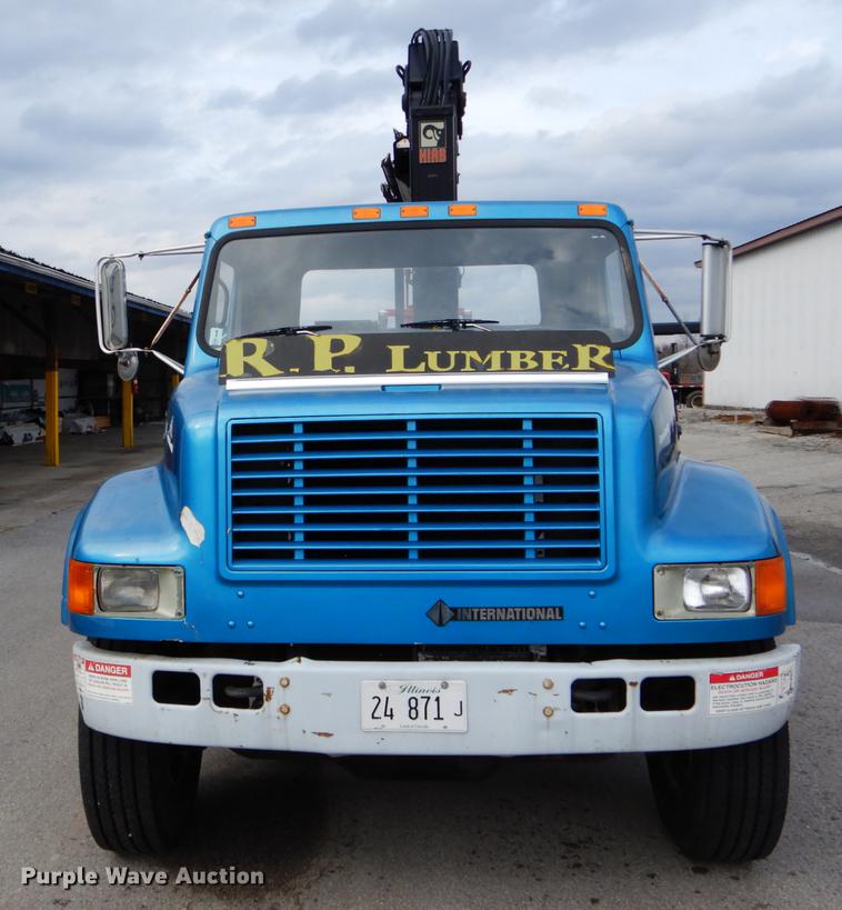 image for item DE6050 1995 International 4700 flatbed truck with crane