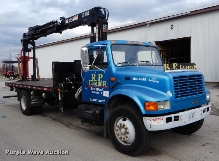 image for item DE6050 1995 International 4700 flatbed truck with crane