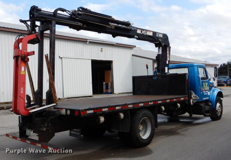image for item DE6050 1995 International 4700 flatbed truck with crane