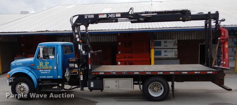 image for item DE6050 1995 International 4700 flatbed truck with crane