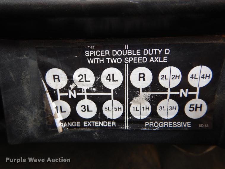 image for item DE6050 1995 International 4700 flatbed truck with crane