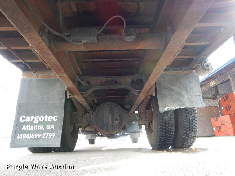 image for item DE6050 1995 International 4700 flatbed truck with crane