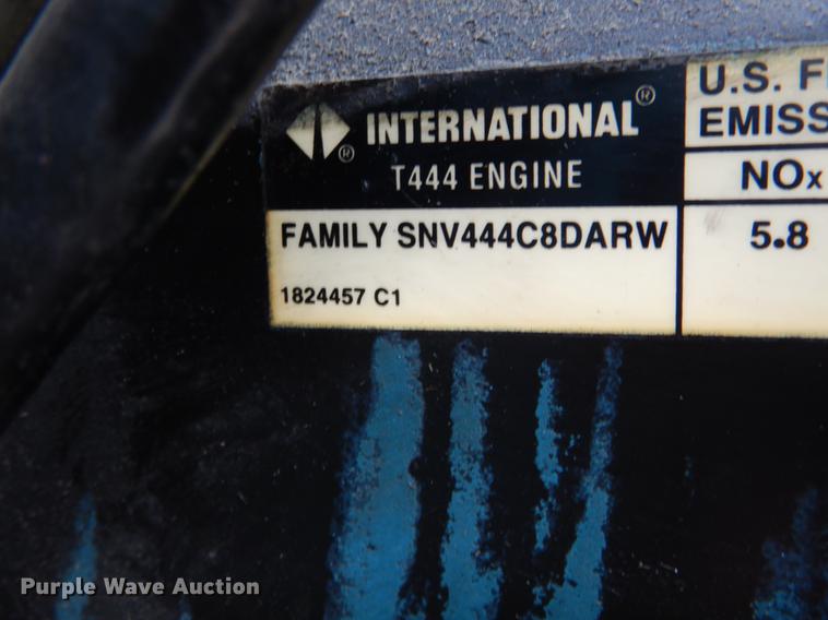 image for item DE6050 1995 International 4700 flatbed truck with crane