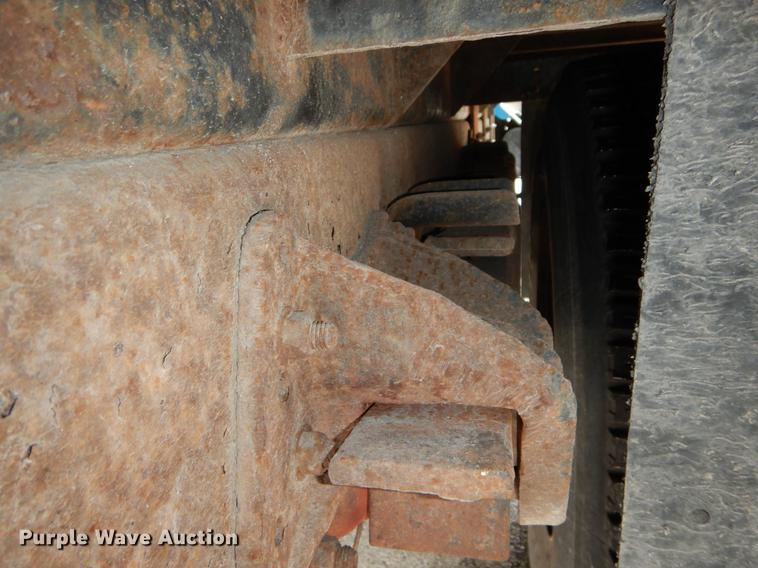 image for item DE6050 1995 International 4700 flatbed truck with crane