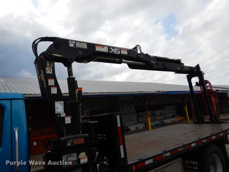 image for item DE6050 1995 International 4700 flatbed truck with crane