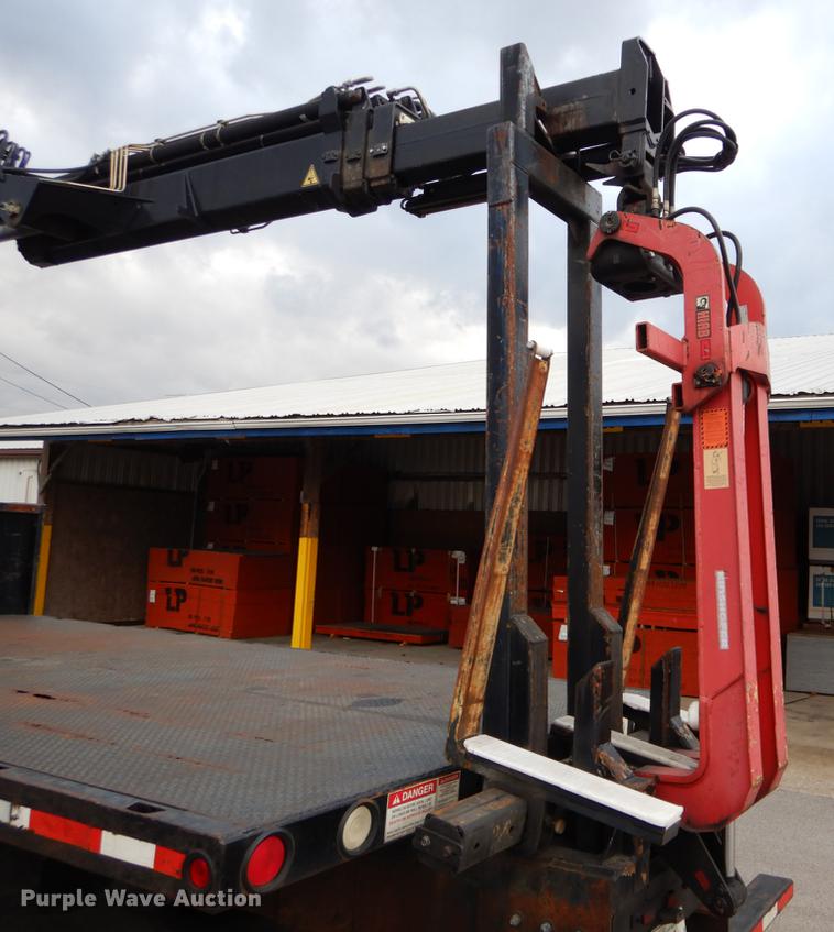 image for item DE6050 1995 International 4700 flatbed truck with crane
