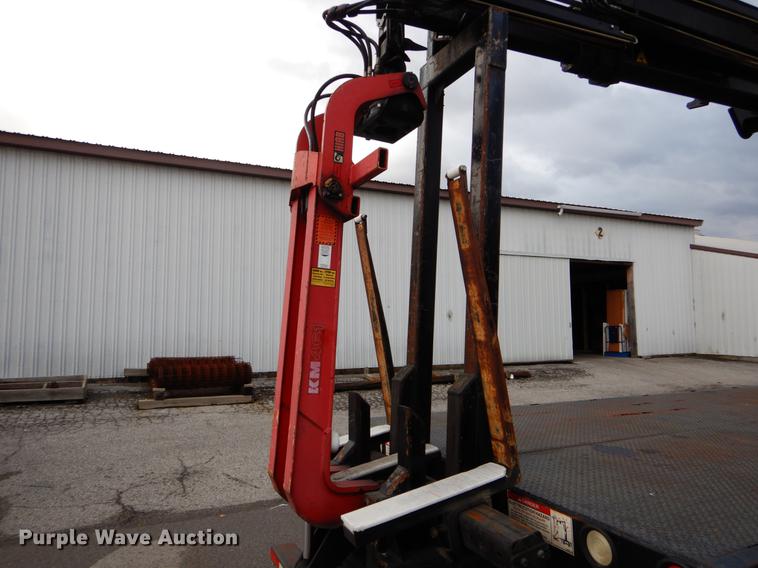 image for item DE6050 1995 International 4700 flatbed truck with crane