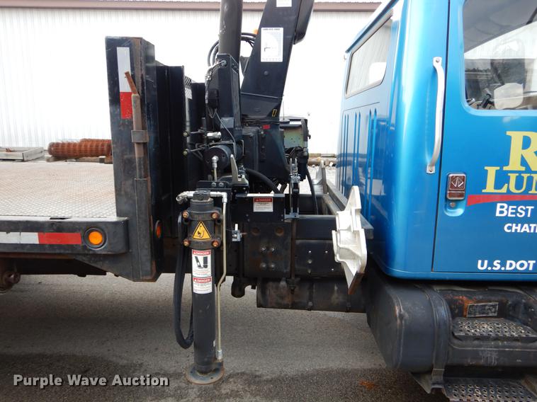 image for item DE6050 1995 International 4700 flatbed truck with crane