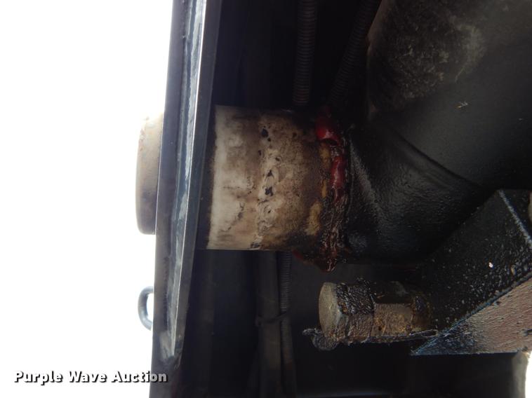 image for item DE6050 1995 International 4700 flatbed truck with crane