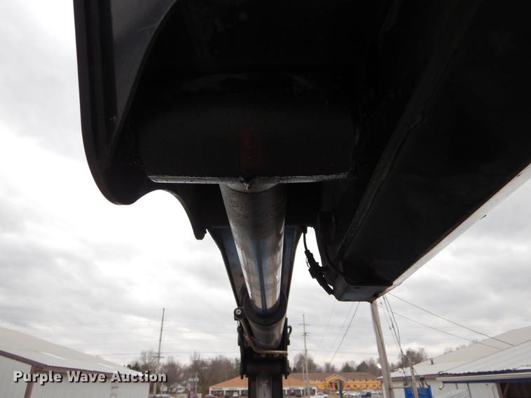 image for item DE6050 1995 International 4700 flatbed truck with crane