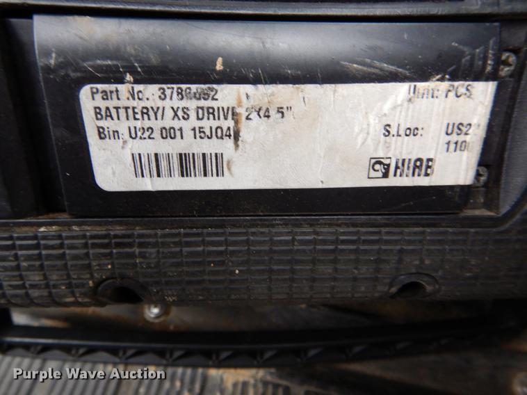 image for item DE6050 1995 International 4700 flatbed truck with crane