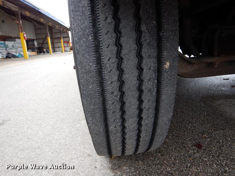 image for item DE6050 1995 International 4700 flatbed truck with crane