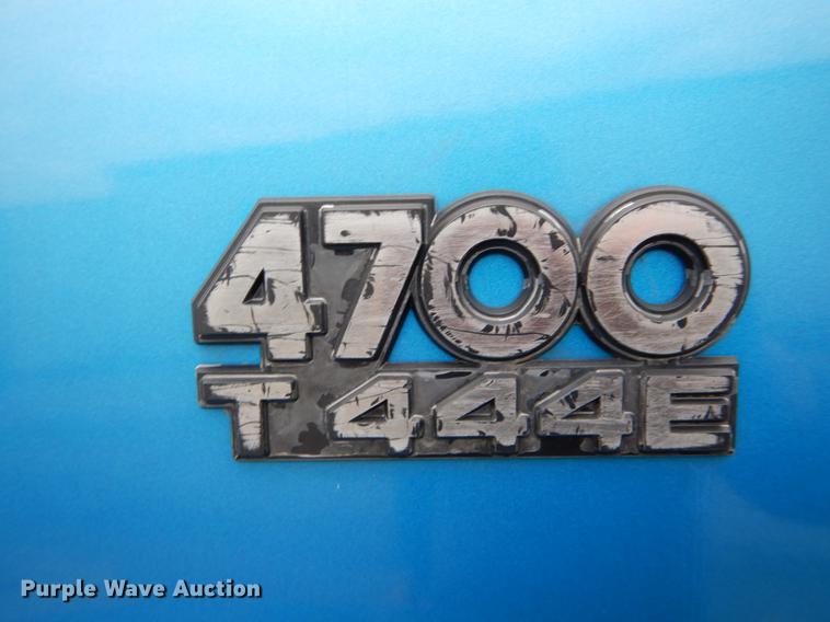 image for item DE6050 1995 International 4700 flatbed truck with crane