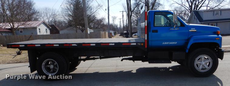 image for item DE6065 1996 Chevrolet Kodiak C5500 flat dump bed truck