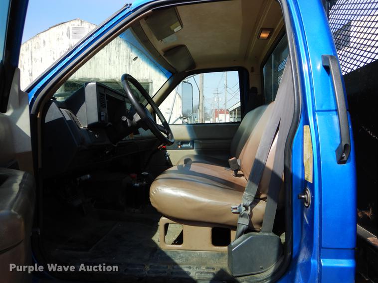 image for item DE6065 1996 Chevrolet Kodiak C5500 flat dump bed truck