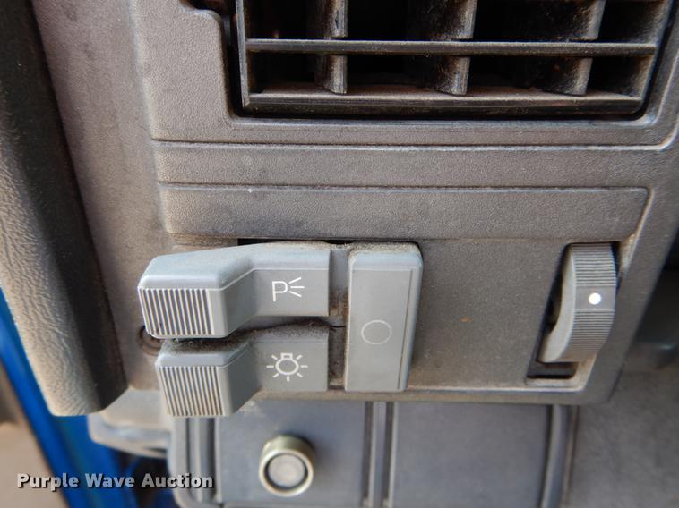 image for item DE6065 1996 Chevrolet Kodiak C5500 flat dump bed truck