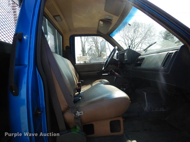 image for item DE6065 1996 Chevrolet Kodiak C5500 flat dump bed truck