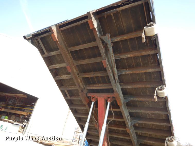 image for item DE6065 1996 Chevrolet Kodiak C5500 flat dump bed truck