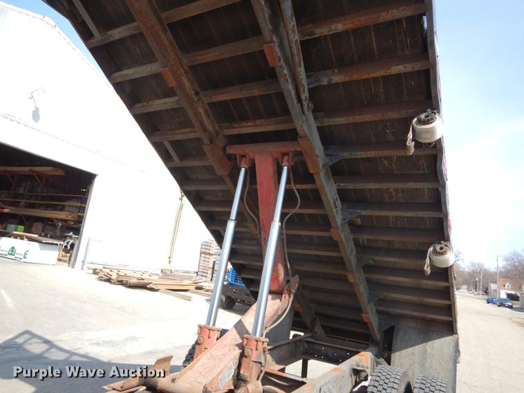 image for item DE6065 1996 Chevrolet Kodiak C5500 flat dump bed truck