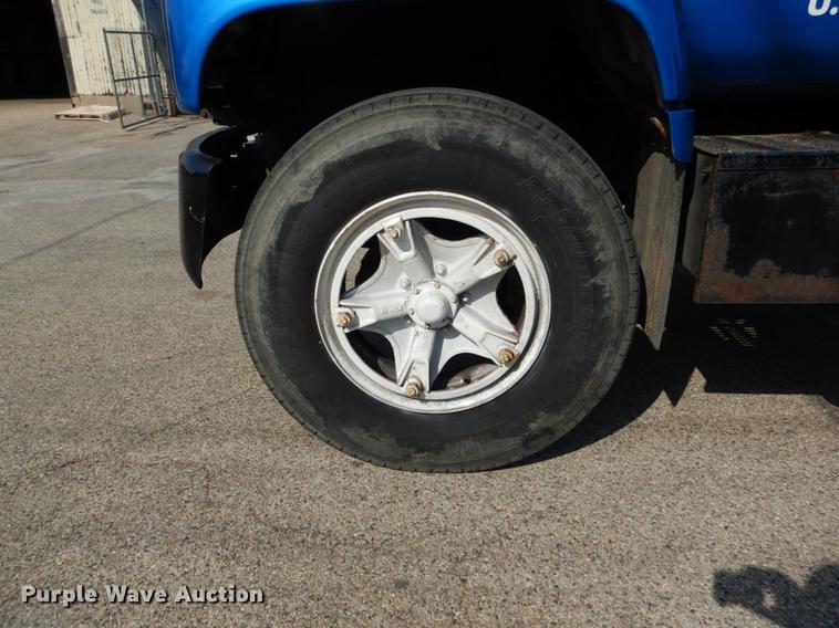 image for item DE6065 1996 Chevrolet Kodiak C5500 flat dump bed truck