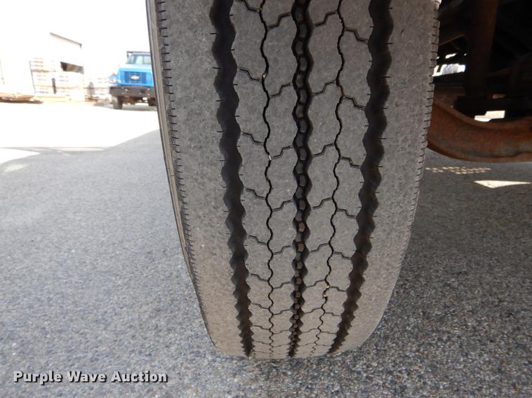 image for item DE6065 1996 Chevrolet Kodiak C5500 flat dump bed truck