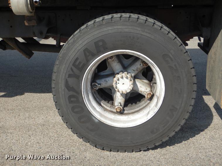 image for item DE6065 1996 Chevrolet Kodiak C5500 flat dump bed truck