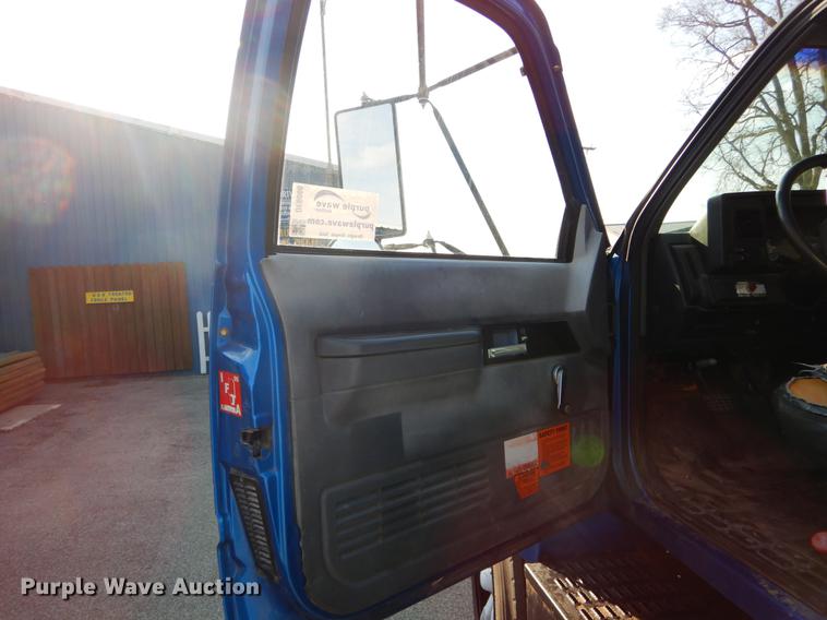 image for item DE6066 1994 GMC TopKick C5500 dump flatbed truck