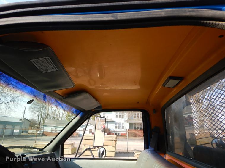 image for item DE6066 1994 GMC TopKick C5500 dump flatbed truck