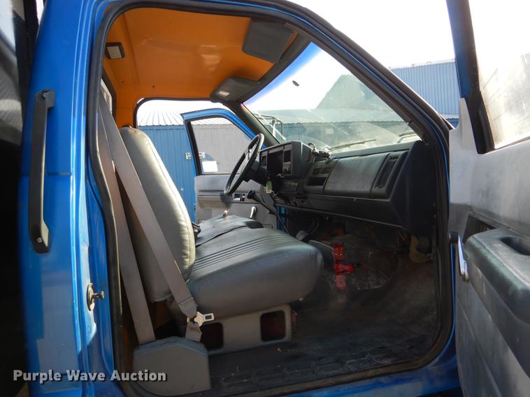 image for item DE6066 1994 GMC TopKick C5500 dump flatbed truck