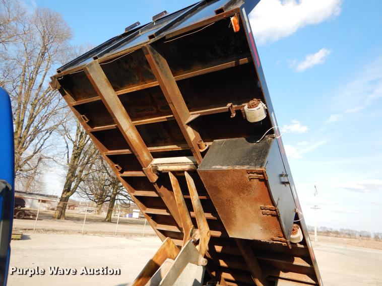 image for item DE6066 1994 GMC TopKick C5500 dump flatbed truck