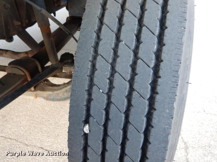 image for item DE6066 1994 GMC TopKick C5500 dump flatbed truck